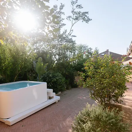 Kipos Mon Repos * Anemomylos